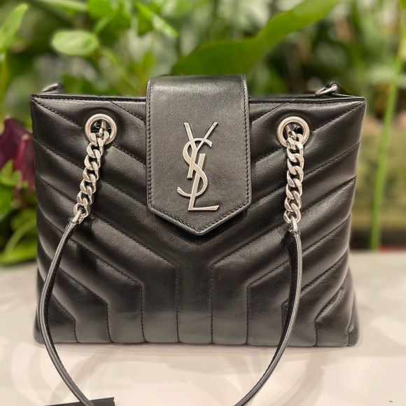 YSL
Black Quilted Y Leather Small LouLou Shopping Crossbody Tote Bag - Picture 9 of 16